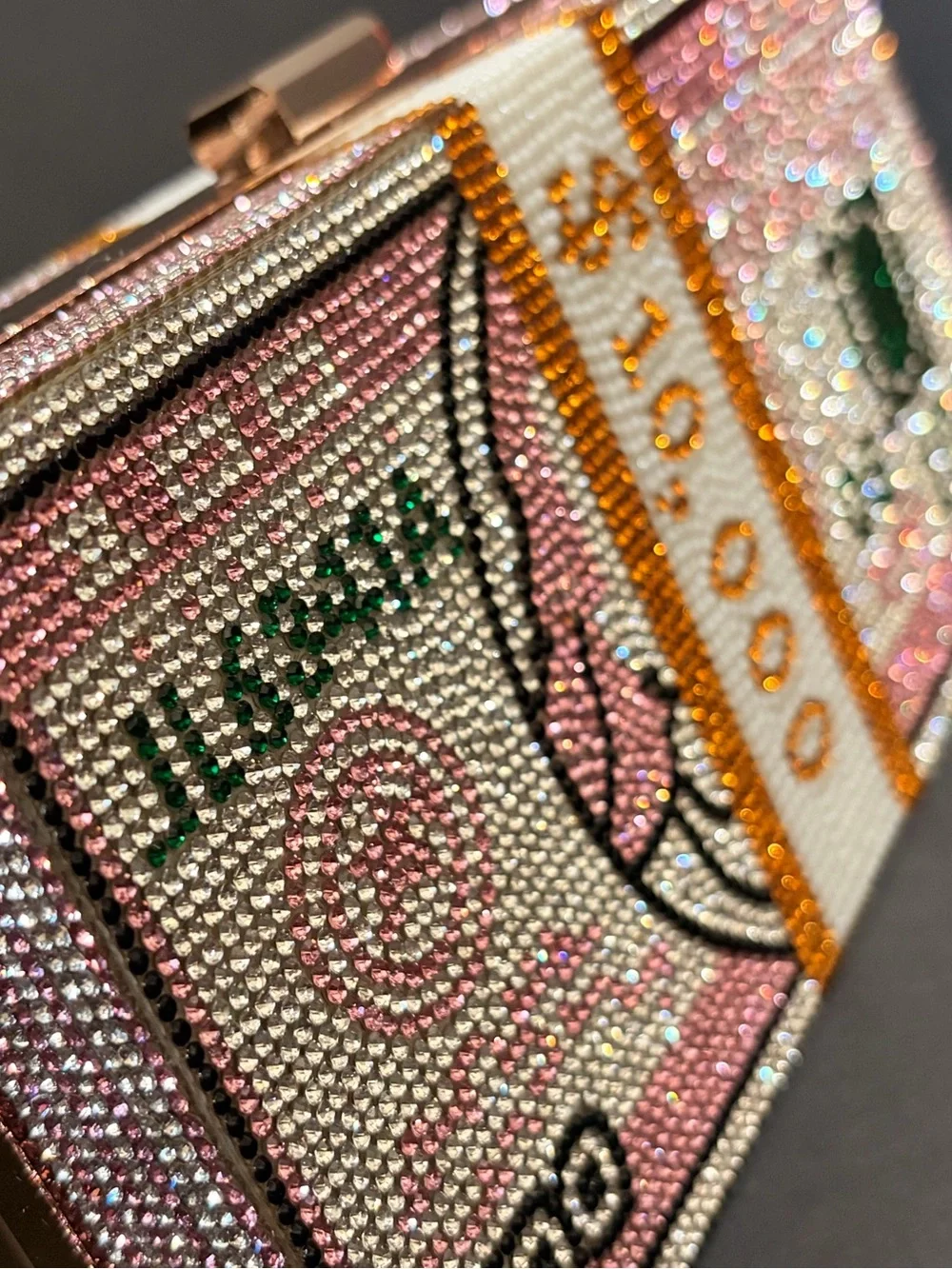 🎀💎Embellished Pink & Gold Crystal Money Motif Clutch